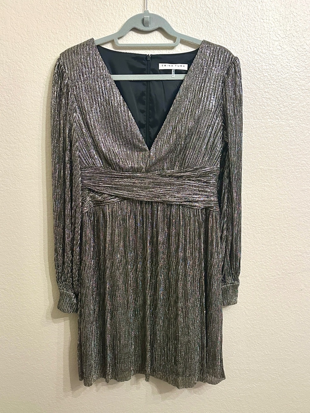 Trina Turk Metallic Pleated V-Neck Long Sleeve Mini Dress Size 8